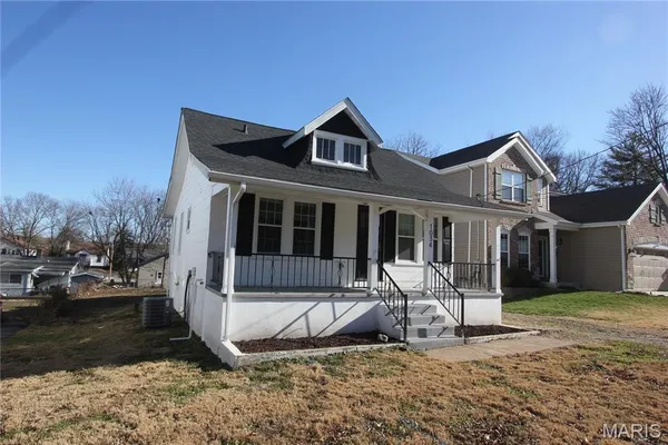 $1,800 | 1034 North Rock Hill Road, Rock Hill, MO 63119