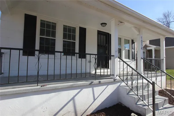 $1,800 | 1034 North Rock Hill Road, Rock Hill, MO 63119