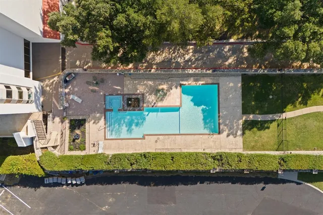 $250,000 | 2100 Reflection Bay Drive, Arlington, TX 76013