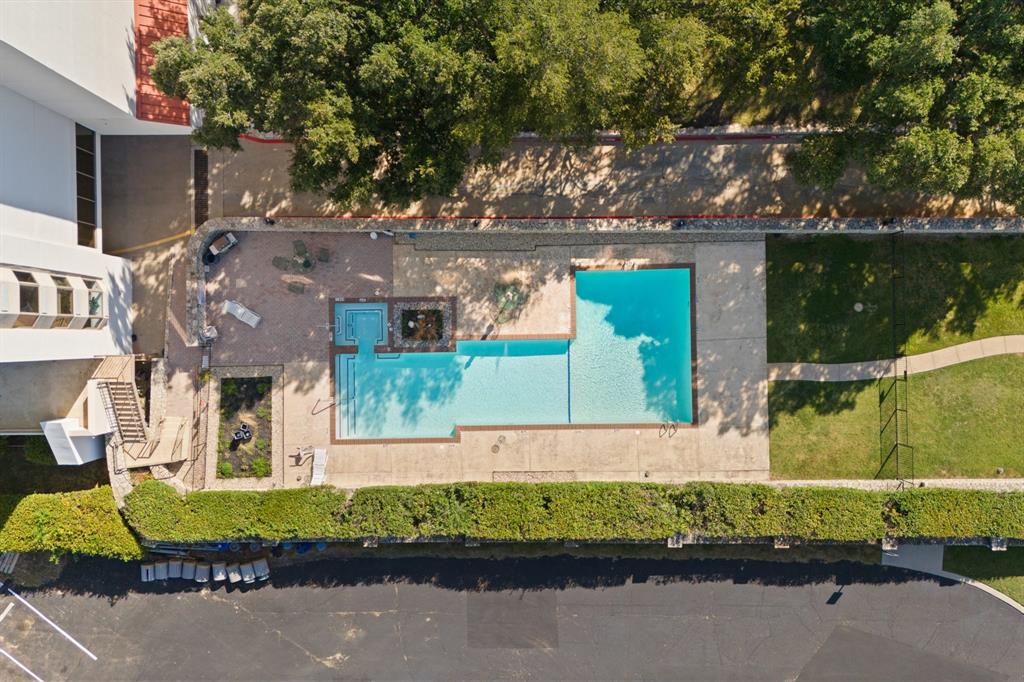 2100 Reflection Bay Drive Arlington, TX 76013 - Photo 5 of 20 a front view of a house with a garden