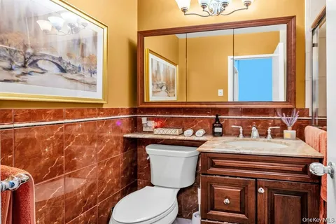 $379,000 | 269 Grand Central Parkway, Unit 32P | Glen Oaks