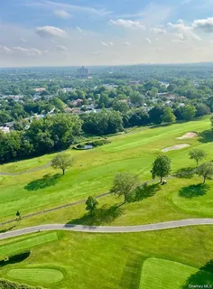 $379,000 | 269 Grand Central Parkway, Unit 32P | Glen Oaks