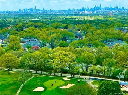 $379,000 | 269 Grand Central Parkway, Unit 32P | Glen Oaks