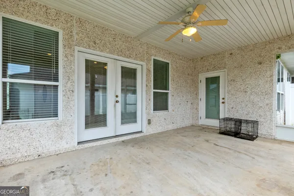 a view of a entrance door of the house