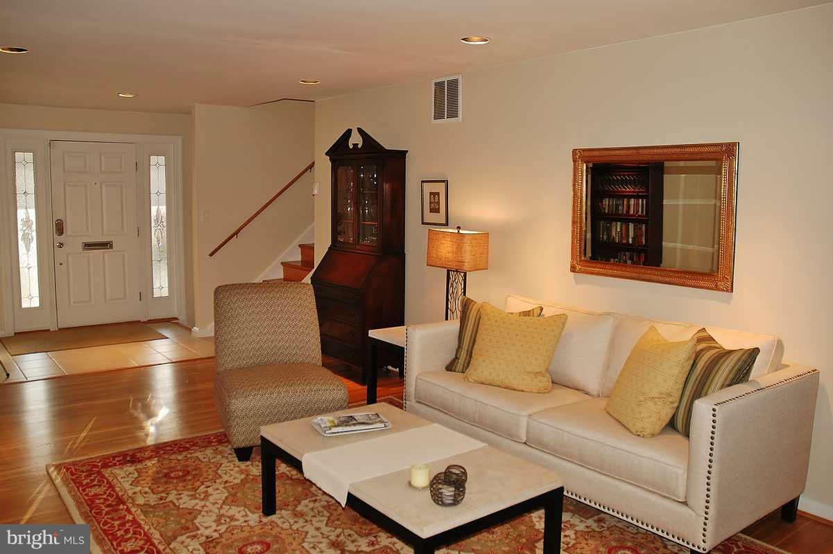 10816 Margate Road Silver Spring, MD 20901 - Photo 3 of 18 Living Room