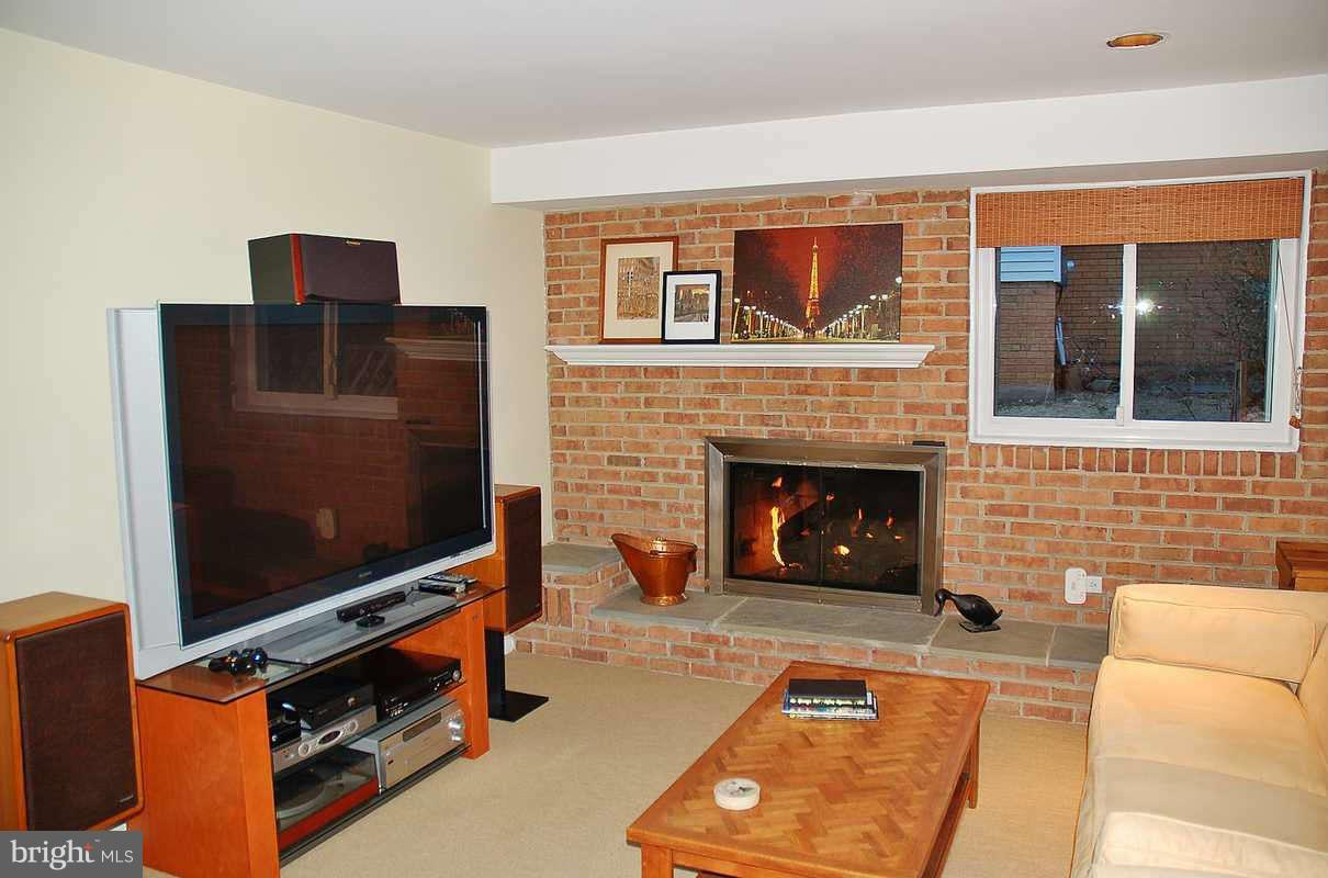 10816 Margate Road Silver Spring, MD 20901 - Photo 7 of 18 Family Room