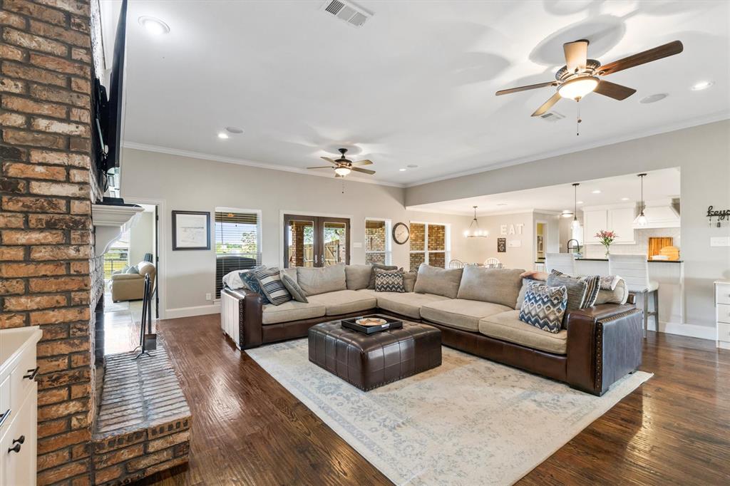 161 Pullen Road McLendon-Chisholm, TX 75032 - Photo 8 of 39 a living room with furniture