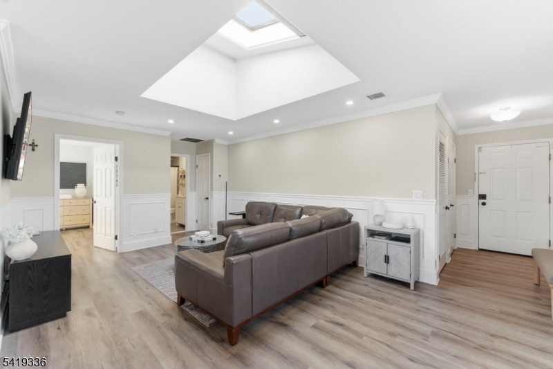 779 Riverside Avenue Lyndhurst, NJ 07071 - Photo 11 of 36