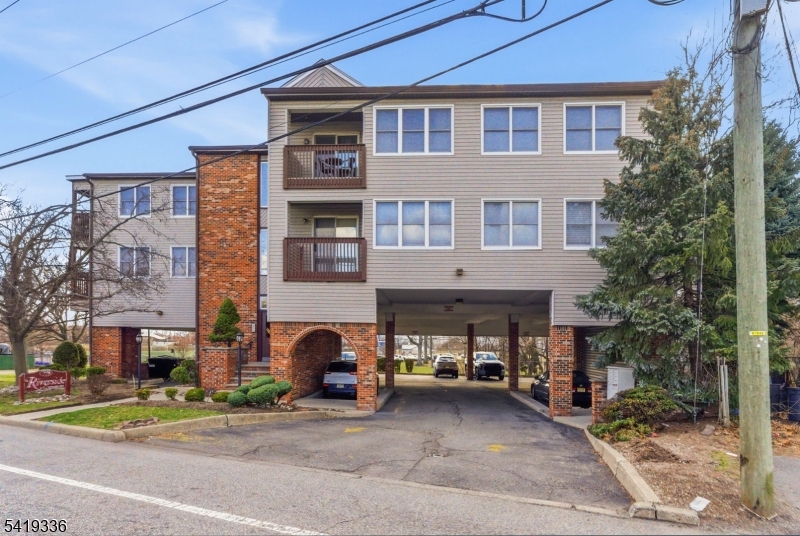 779 Riverside Avenue Lyndhurst, NJ 07071 - Photo 2 of 36