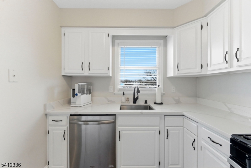 779 Riverside Avenue Lyndhurst, NJ 07071 - Photo 21 of 36