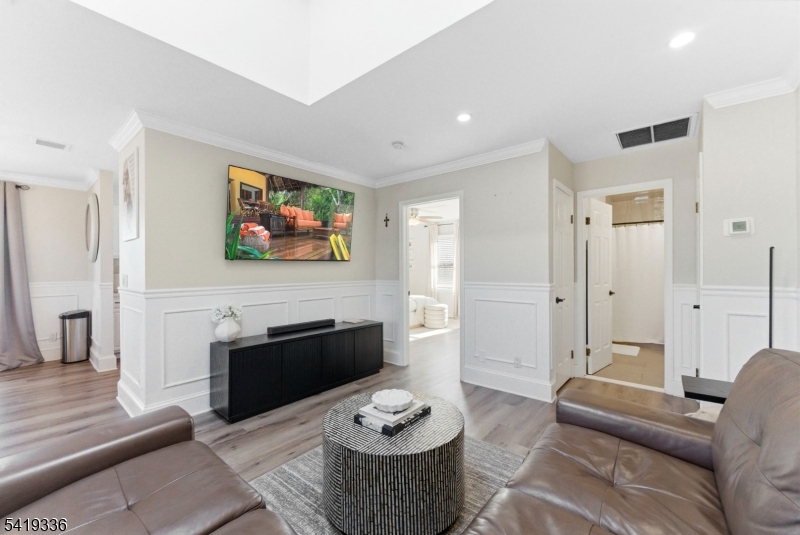 779 Riverside Avenue Lyndhurst, NJ 07071 - Photo 9 of 36