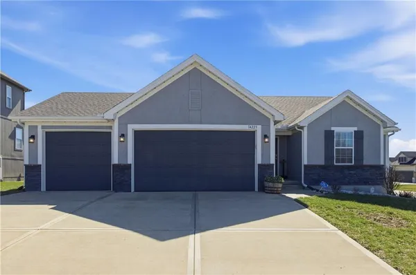 $510,000 | 14223 Amanda Lane, Basehor, KS 66007