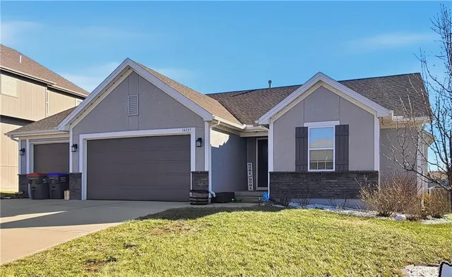$525,000 | 14223 Amanda Lane, Basehor, KS 66007