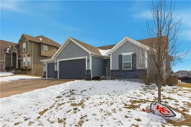 $525,000 | 14223 Amanda Lane, Basehor, KS 66007