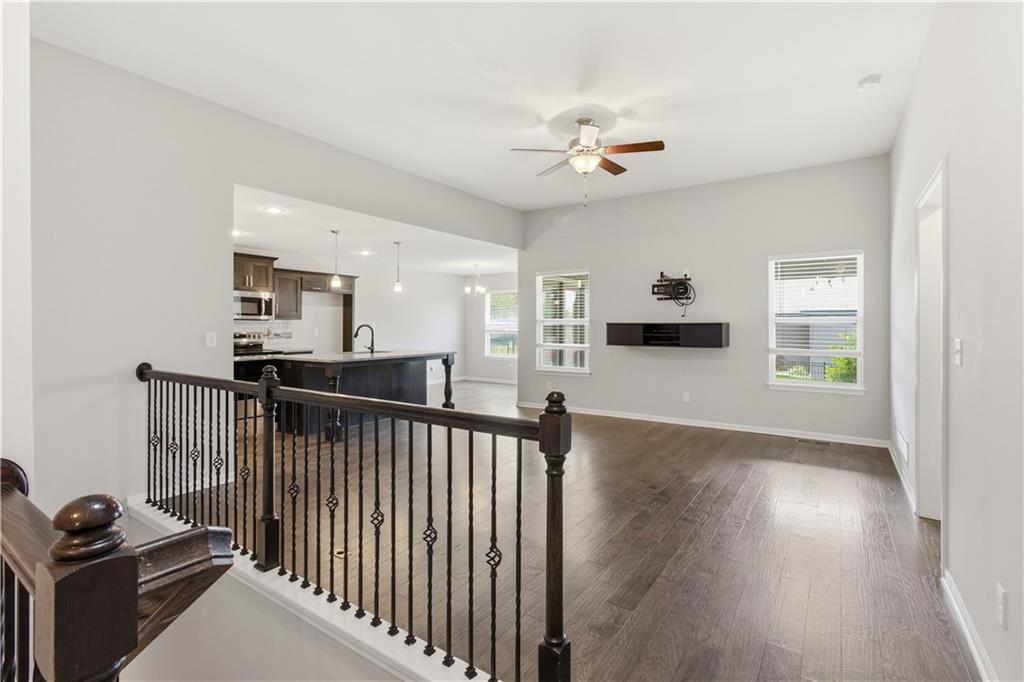 14223 Amanda Lane Basehor, KS 66007 - Photo 3 of 42