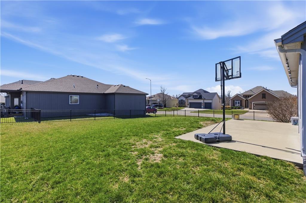 14223 Amanda Lane Basehor, KS 66007 - Photo 40 of 43