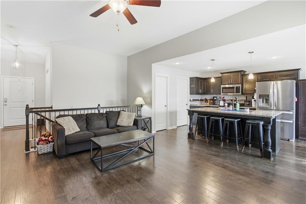 14223 Amanda Lane Basehor, KS 66007 - Photo 8 of 43