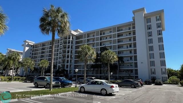 3200 North Palm Aire Dr Unit 202  