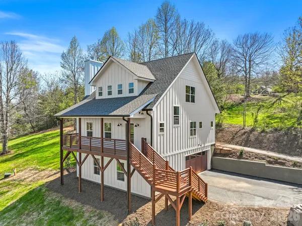 $775,000 | 94 Spicewood Road, Weaverville, NC 28787