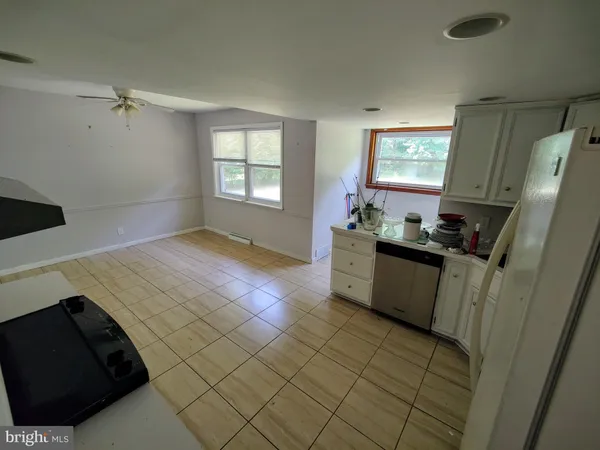 $3,000 | 405 Kresson Road, Voorhees, NJ 08043