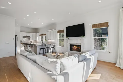 $2,195,000 | 6194 Mazuela Drive, Oakland, CA 94611