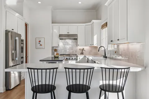 $2,195,000 | 6194 Mazuela Drive, Oakland, CA 94611