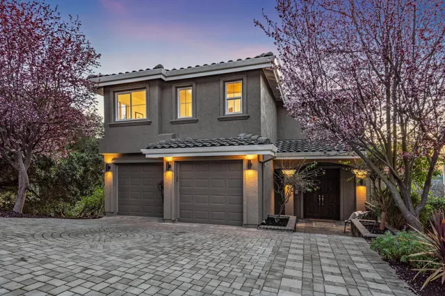 $2,195,000 | 6194 Mazuela Drive, Oakland, CA 94611