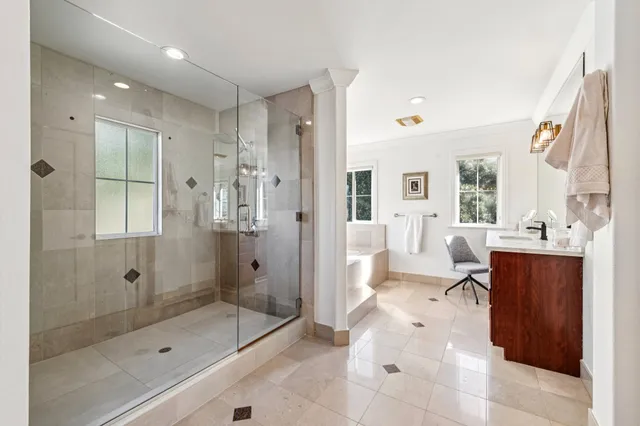 $2,195,000 | 6194 Mazuela Drive, Oakland, CA 94611