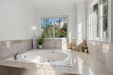 $2,195,000 | 6194 Mazuela Drive, Oakland, CA 94611