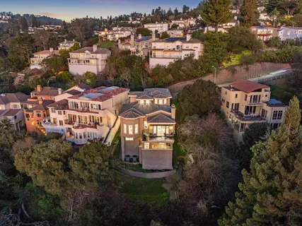 $2,195,000 | 6194 Mazuela Drive, Oakland, CA 94611