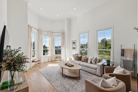 $2,195,000 | 6194 Mazuela Drive, Oakland, CA 94611