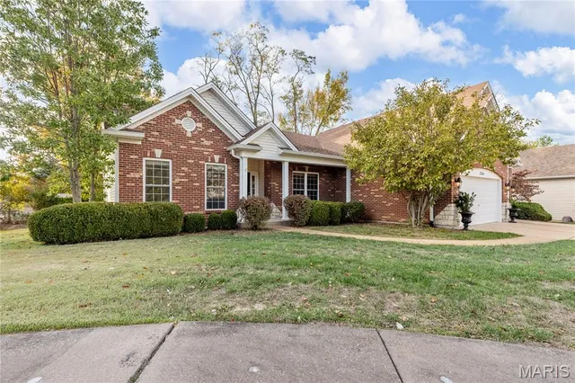 $700,000 | 2364 The Courts Drive, Chesterfield, MO 63017