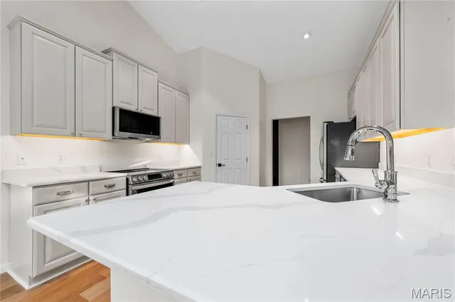 $700,000 | 2364 The Courts Drive, Chesterfield, MO 63017