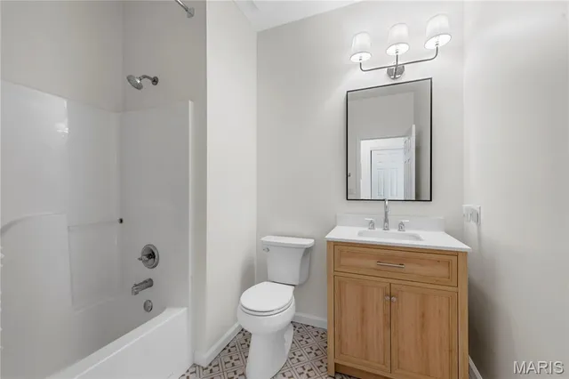 $700,000 | 2364 The Courts Drive, Chesterfield, MO 63017