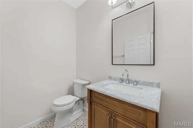 $700,000 | 2364 The Courts Drive, Chesterfield, MO 63017