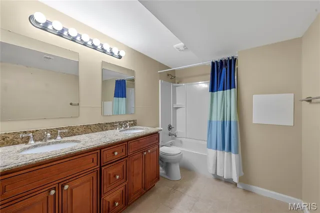 $700,000 | 2364 The Courts Drive, Chesterfield, MO 63017