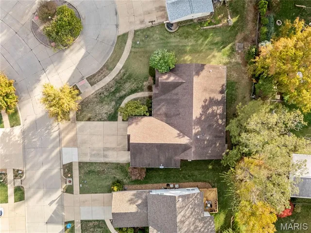 $700,000 | 2364 The Courts Drive, Chesterfield, MO 63017