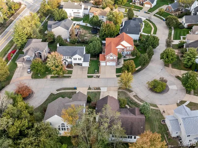 $700,000 | 2364 The Courts Drive, Chesterfield, MO 63017