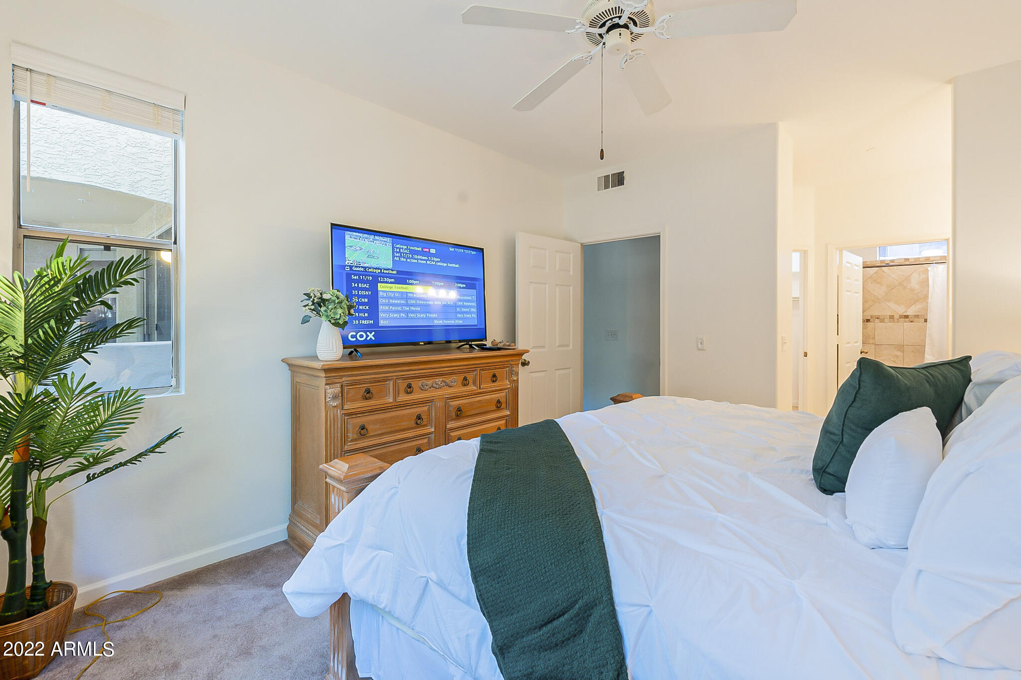 9550 East Thunderbird Road, Unit 151 Scottsdale, AZ 85260 - Photo 30 of 51 Master Bedroom w/En-Suite Bathroom
