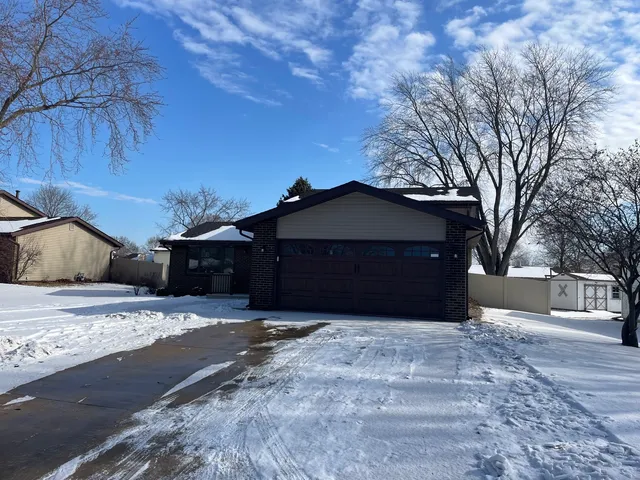 $279,900 | 1008 Mallard Drive, Bradley, IL 60915