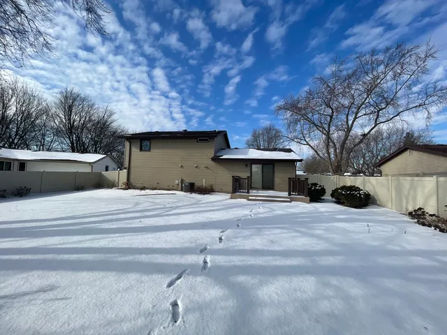 $279,900 | 1008 Mallard Drive, Bradley, IL 60915