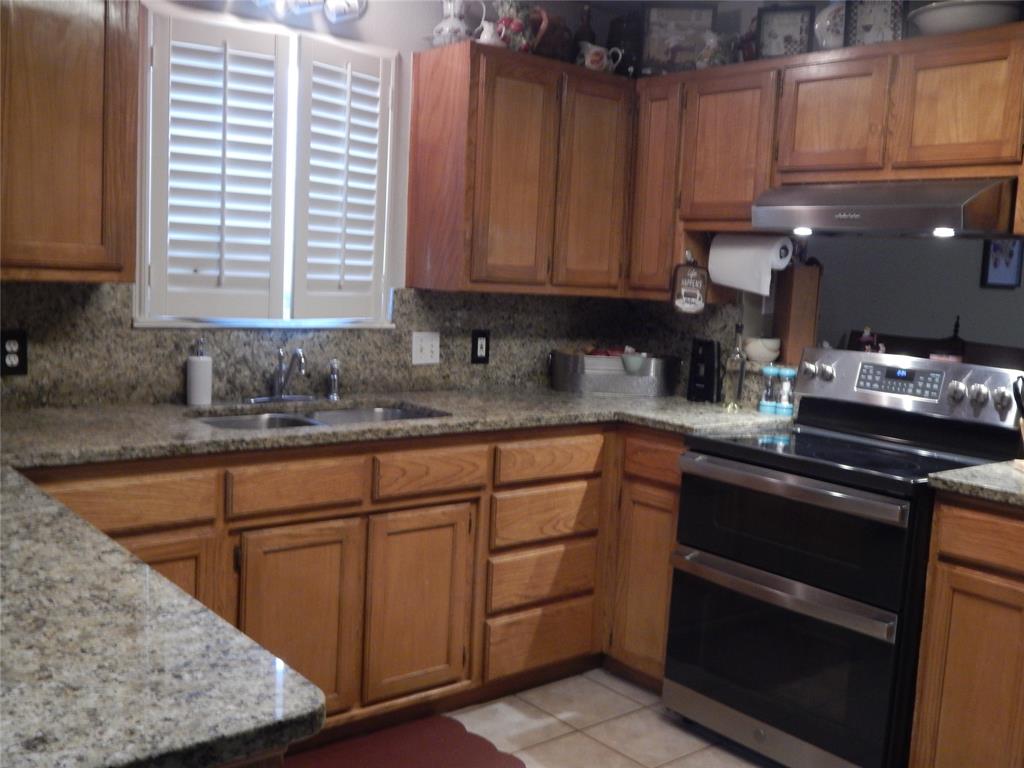 813 Emily Trail Azle, TX 76020 - Photo 8 of 25