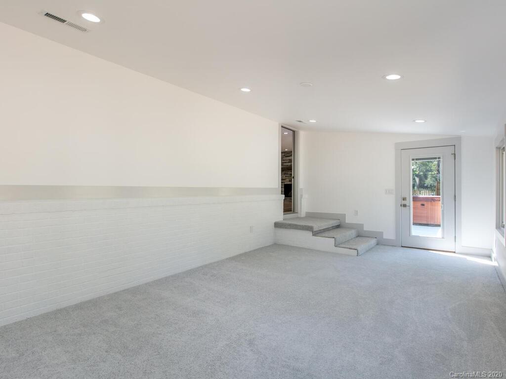 108 Balsam Road Hendersonville, NC 28792 - Photo 20 of 41 Gallery Image 20