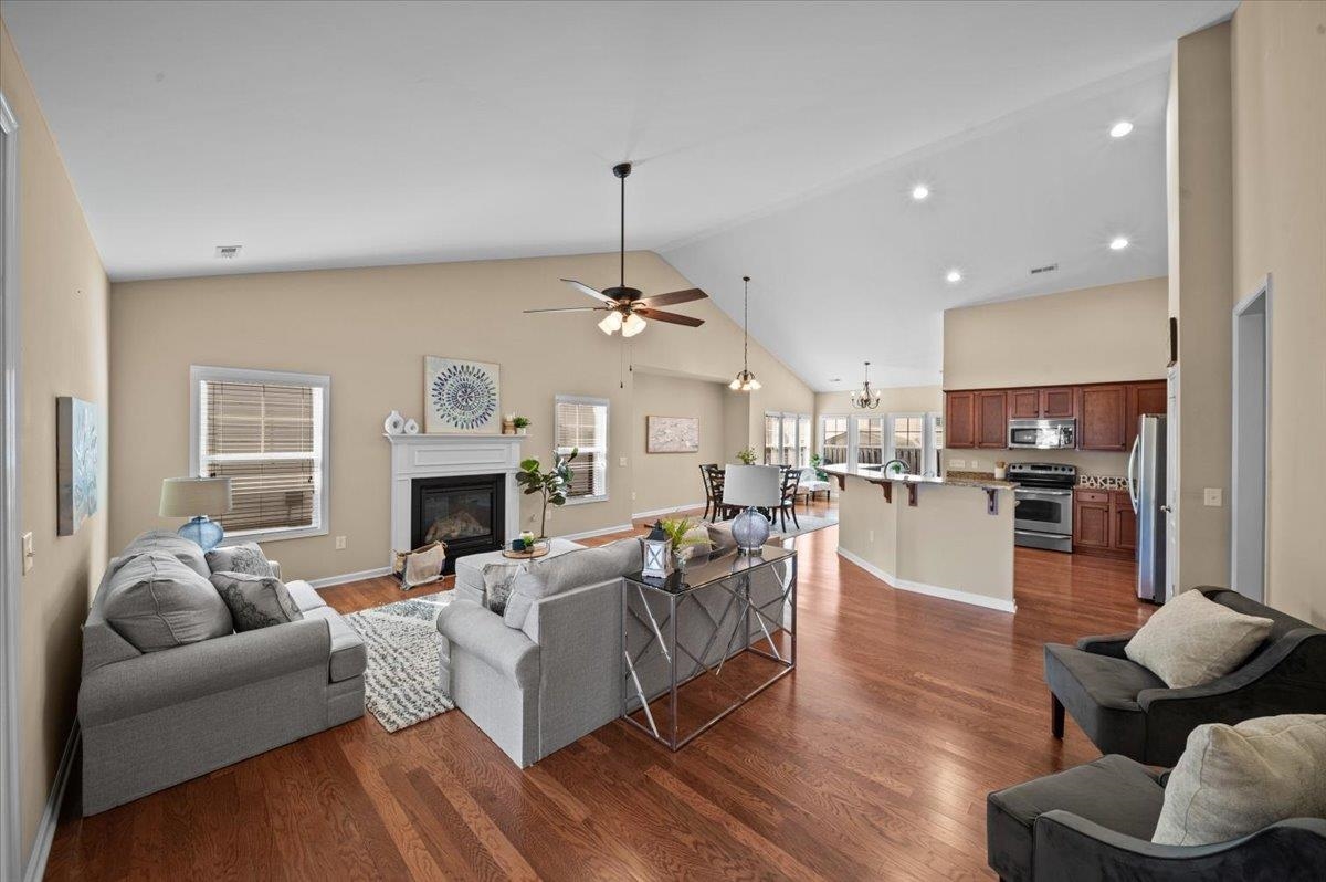 237 Medoc Lane Moore, SC 29369 - Photo 2 of 26