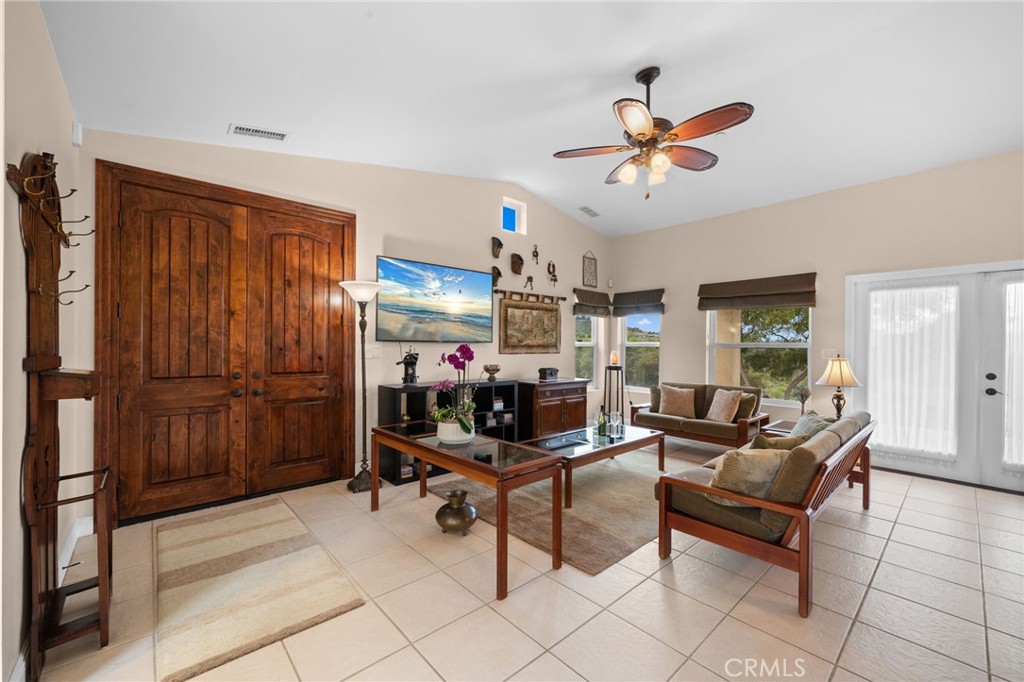 2389 Eric Road Fallbrook, CA 92028 - Photo 6 of 12