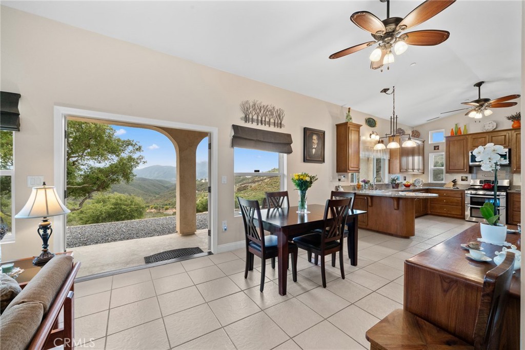 2389 Eric Road Fallbrook, CA 92028 - Photo 7 of 12