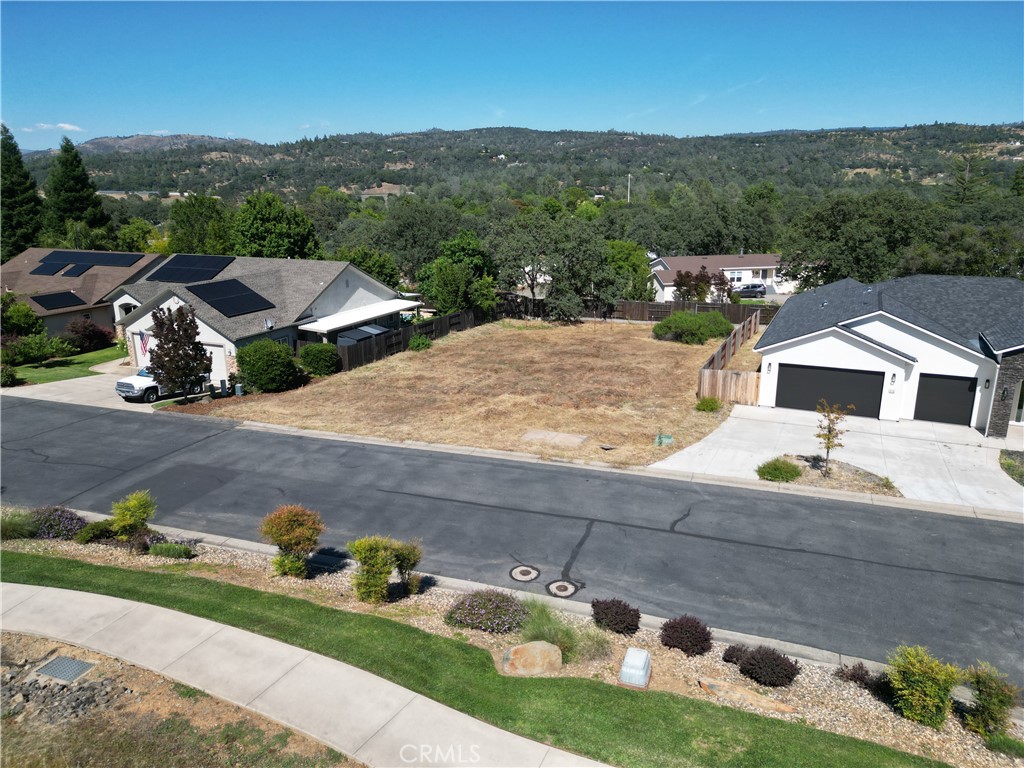 205 Lariat Loop Oroville, CA 95966 - Photo 3 of 8 a view of a house with a yard