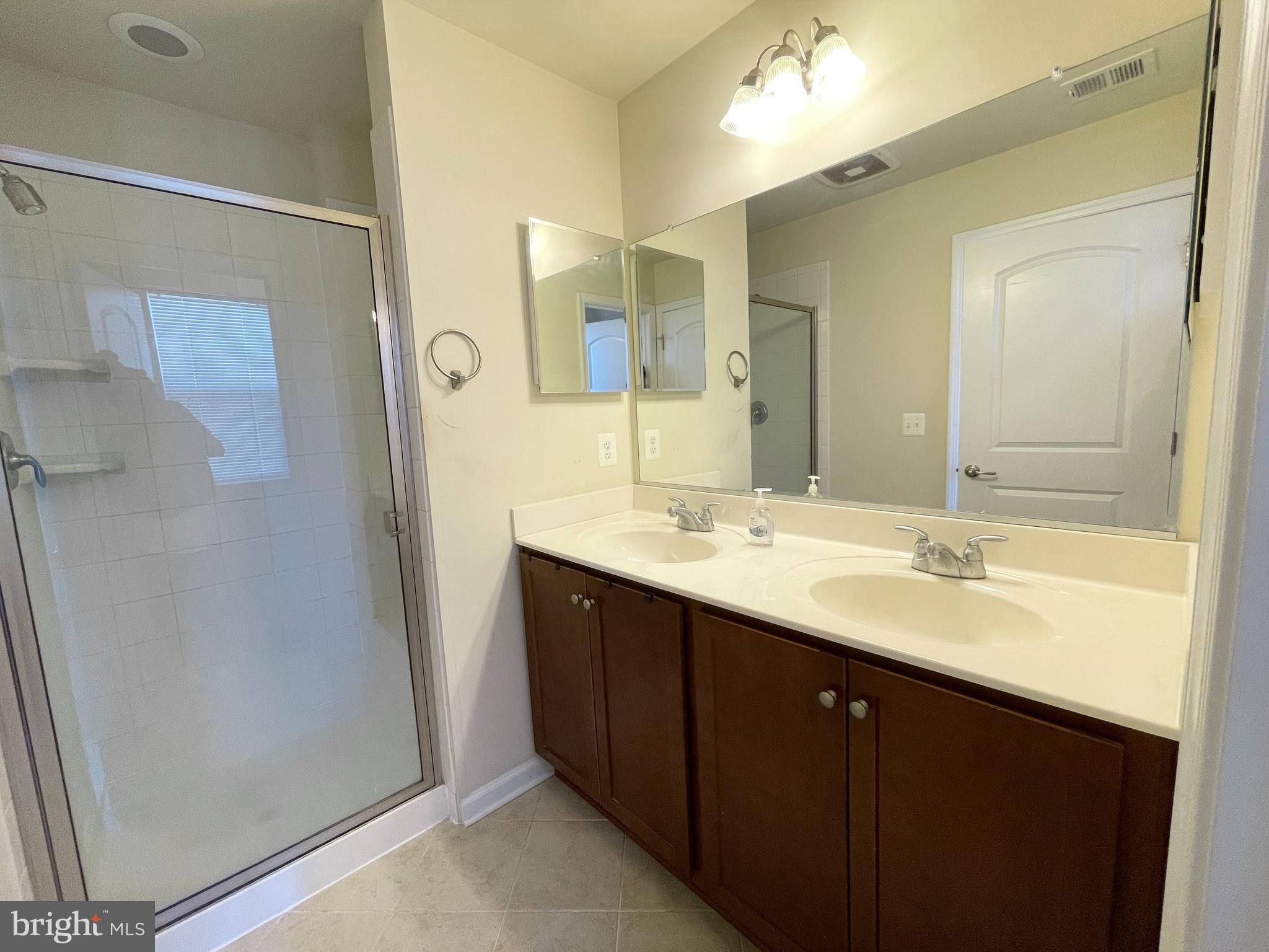 4422 Old Frederick Road Baltimore, MD 21229 - Photo 22 of 39 PRIMARY BATH 2
