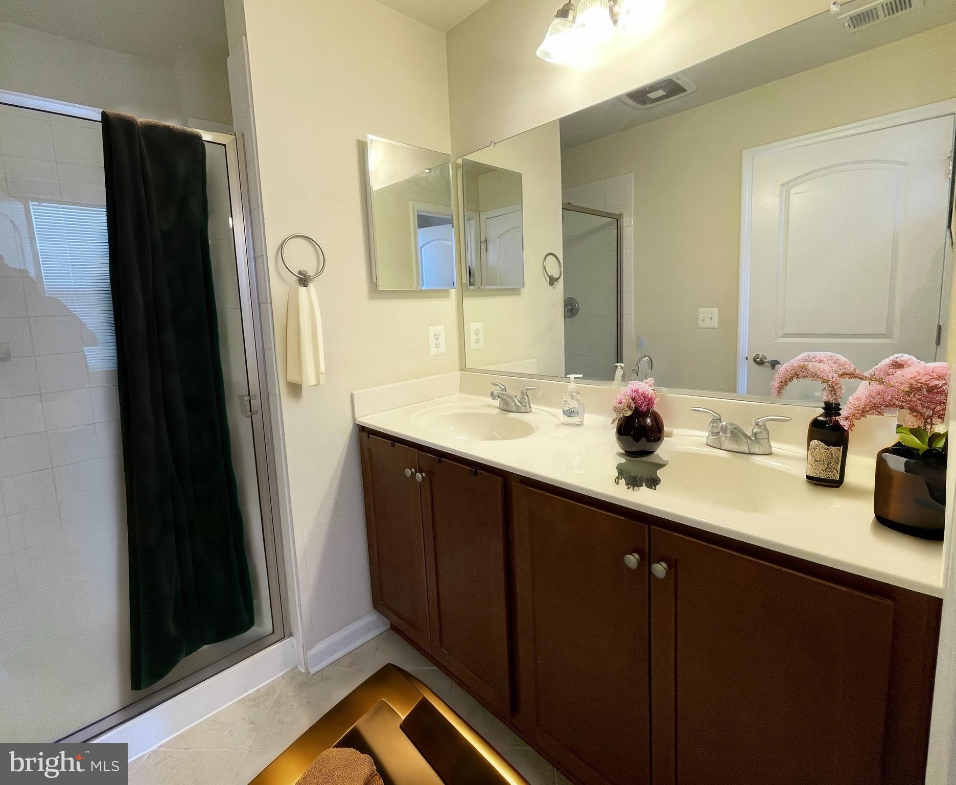 4422 Old Frederick Road Baltimore, MD 21229 - Photo 23 of 39 VIRTUAL STAGING-PRIMARY BATH
