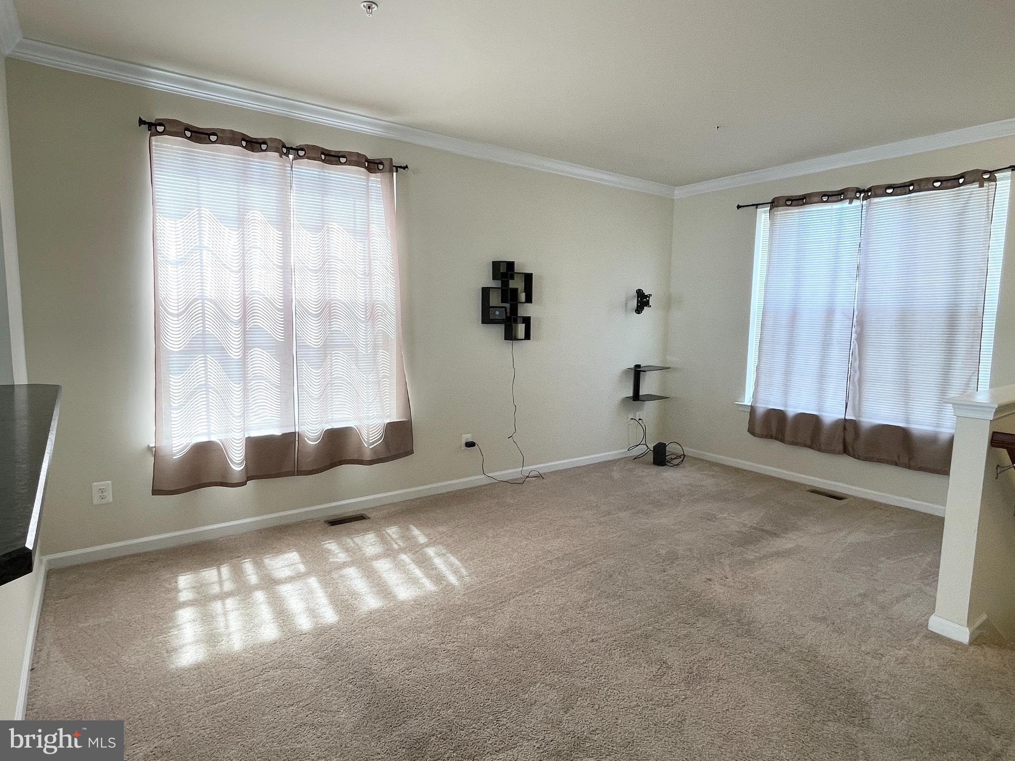 4422 Old Frederick Road Baltimore, MD 21229 - Photo 6 of 39 ANOTHER ANGLE- LIVING ROOM